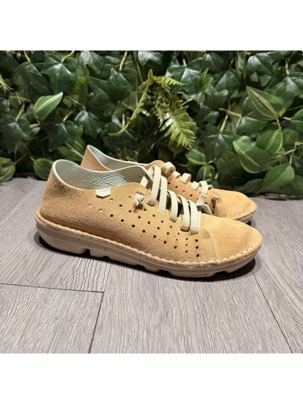 On Foot Silken Low Top Sneaker Perforated Tan Size 38 Spain